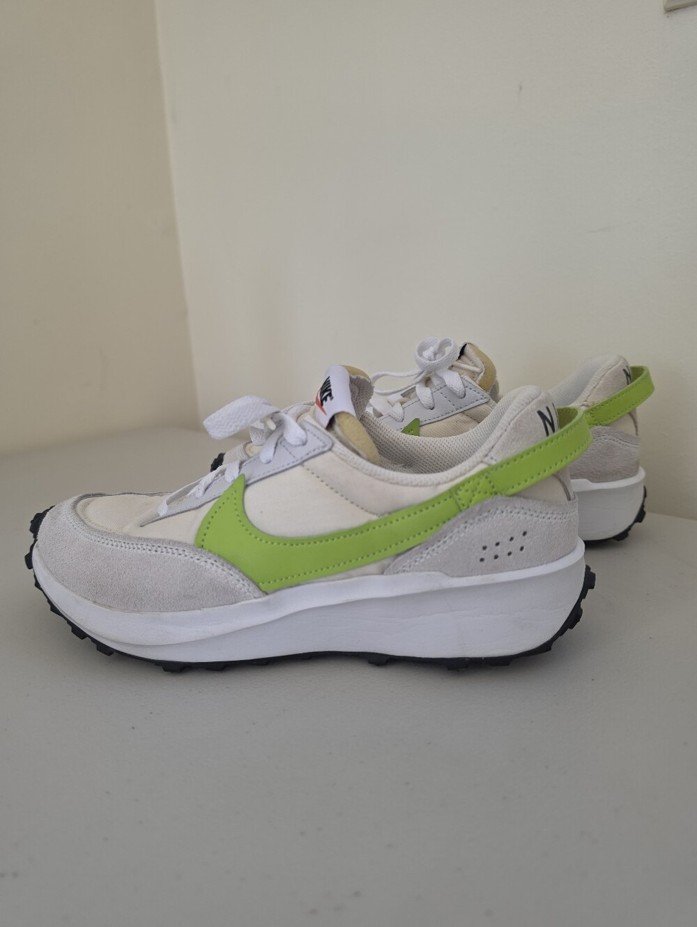 Nike Women's Waffle Debut White Atomic Green Sneakers Size 8 (No Insoles)